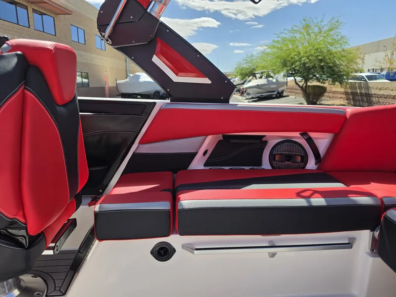 Slide: The Image of MasterCraft X Star S 2023 - 34