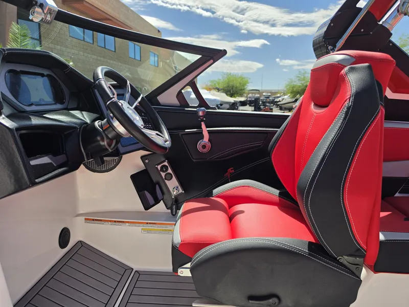 Slide: The Image of MasterCraft X Star S 2023 - 20