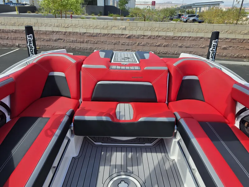 Slide: The Image of MasterCraft X Star S 2023 - 31