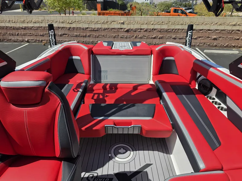Slide: The Image of MasterCraft X Star S 2023 - 32