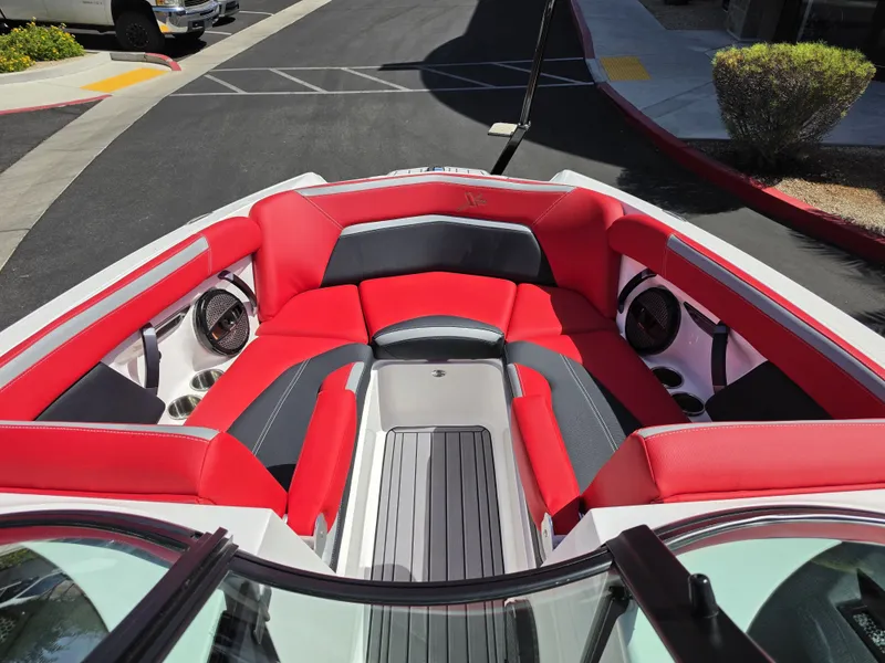 Slide: The Image of MasterCraft X Star S 2023 - 18