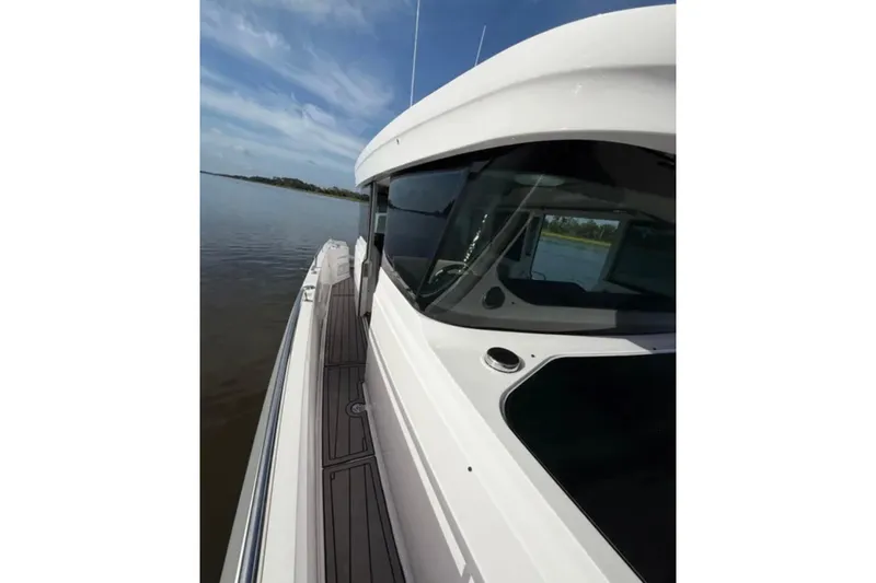 Slide: The Image of Axopar 37 XC Cross Cabin 2023 - 9