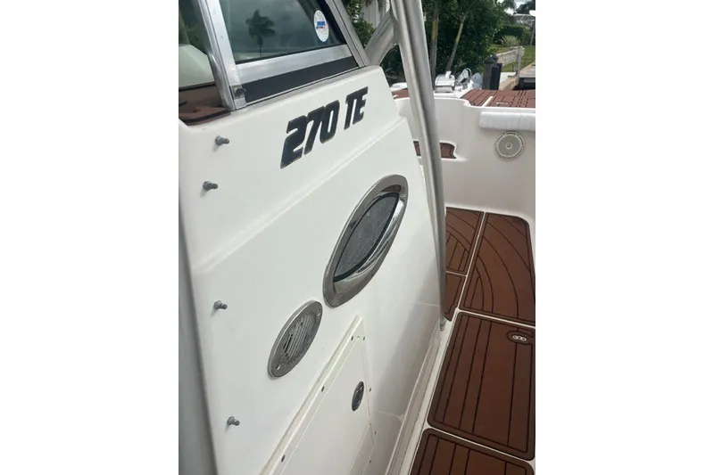 Slide: The Image of World Cat 270 TE 2005 - 20