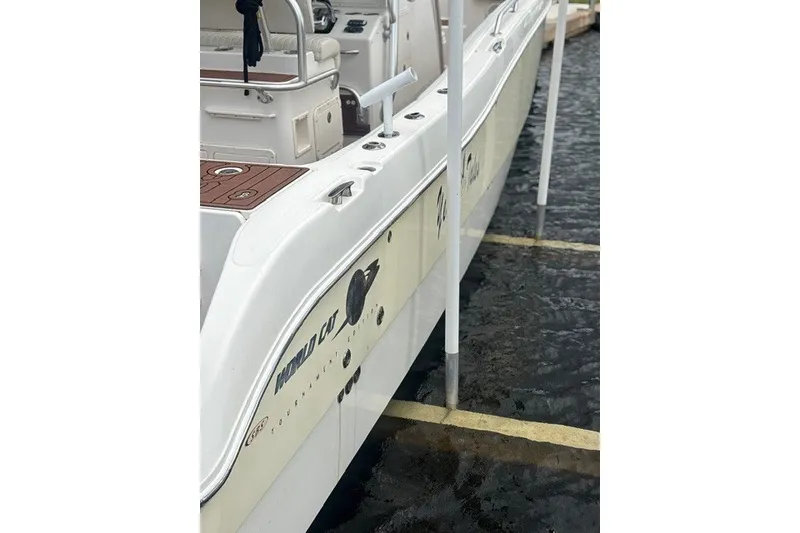 Slide: The Image of World Cat 270 TE 2005 - 32