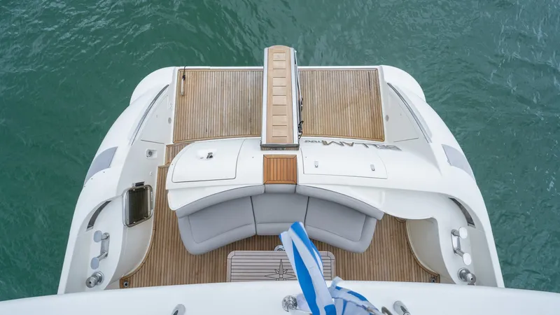 Slide: The Image of Azimut 62 Evolution 2008 - 15
