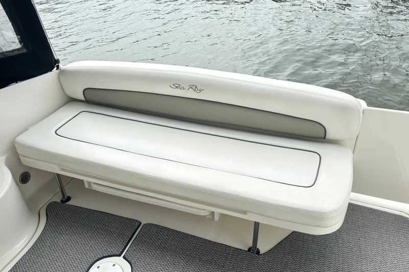 Slide: The Image of Sea Ray 300 Sundancer 2006 - 10