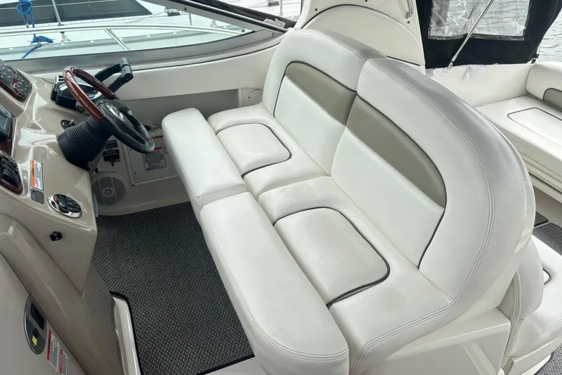 Slide: The Image of Sea Ray 300 Sundancer 2006 - 14