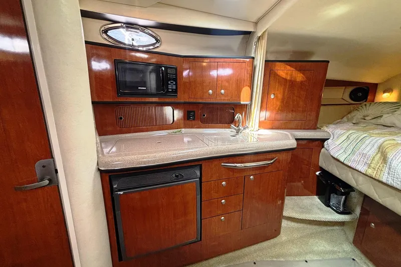 Slide: The Image of Sea Ray 300 Sundancer 2006 - 19