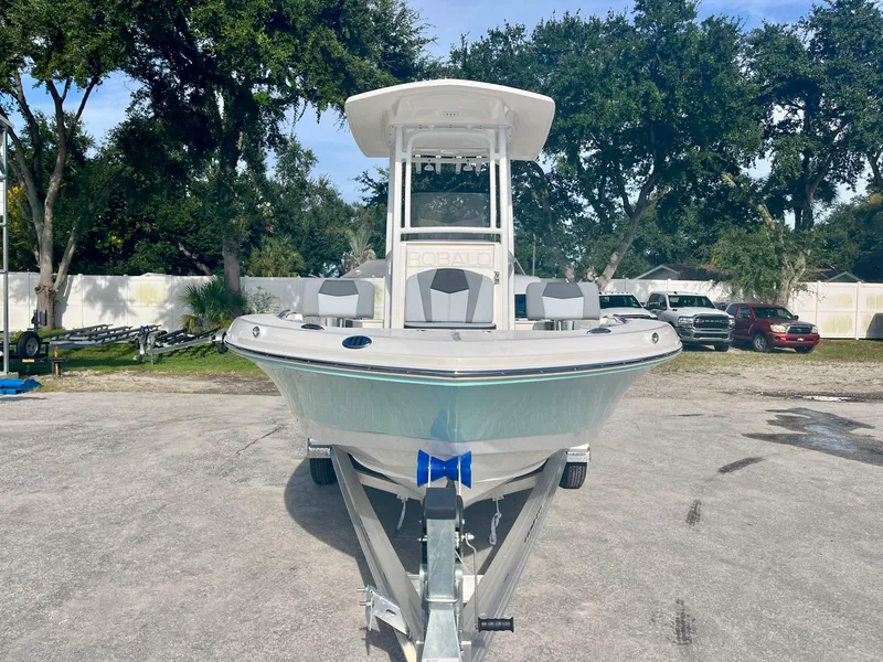 Slide: The Image of Robalo 226 Cayman 2027 - 2
