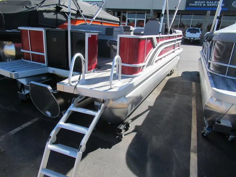 Slide: The Image of Bennington 23 SS 2025 - 3