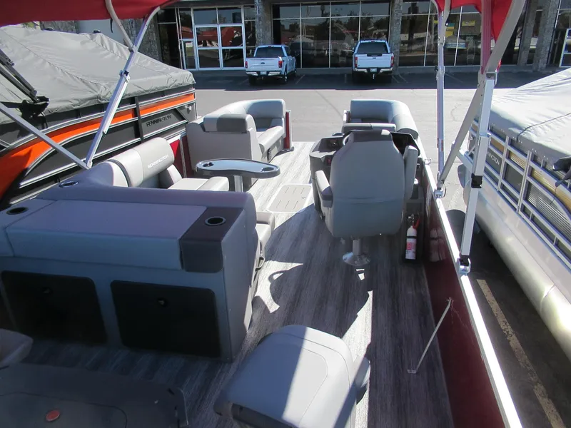 Slide: The Image of Bennington 23 SS 2025 - 5