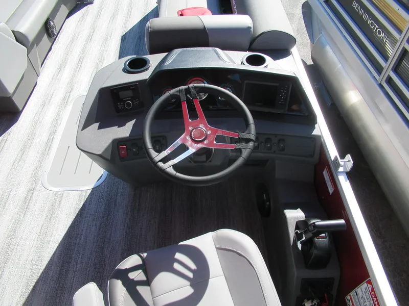 Slide: The Image of Bennington 23 SS 2025 - 7