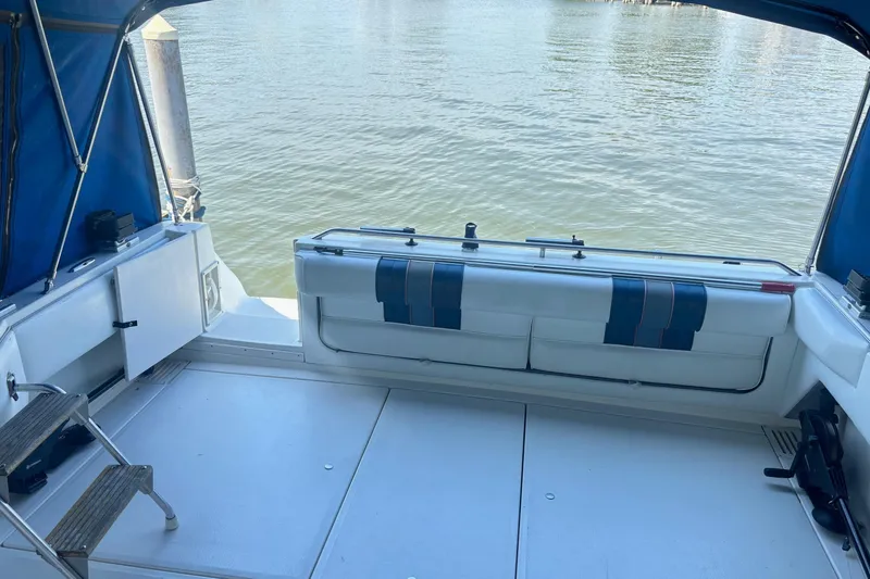 Slide: The Image of Sea Ray 300 Weekender 1992 - 10