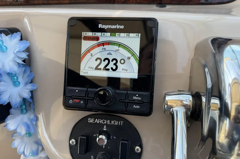 Slide: The Image of Sea Ray 360 Sundancer 2002 - 15