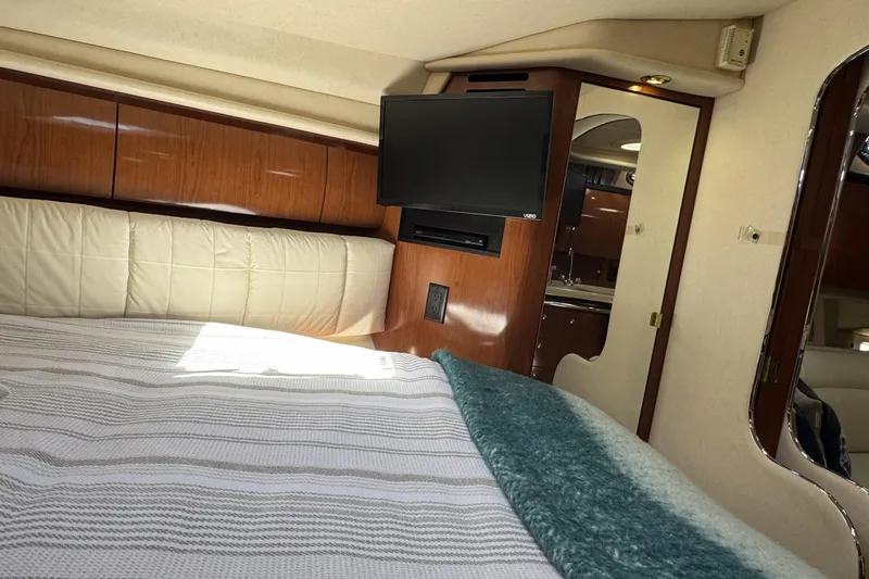Slide: The Image of Sea Ray 360 Sundancer 2002 - 19