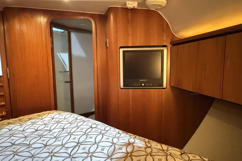 Slide: The Image of Tiara 4300 Sovran 2007 - 25