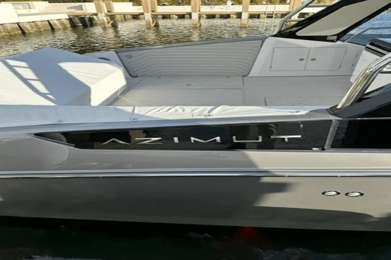 Slide: The Image of Azimut 47 VERVE 2022 - 15