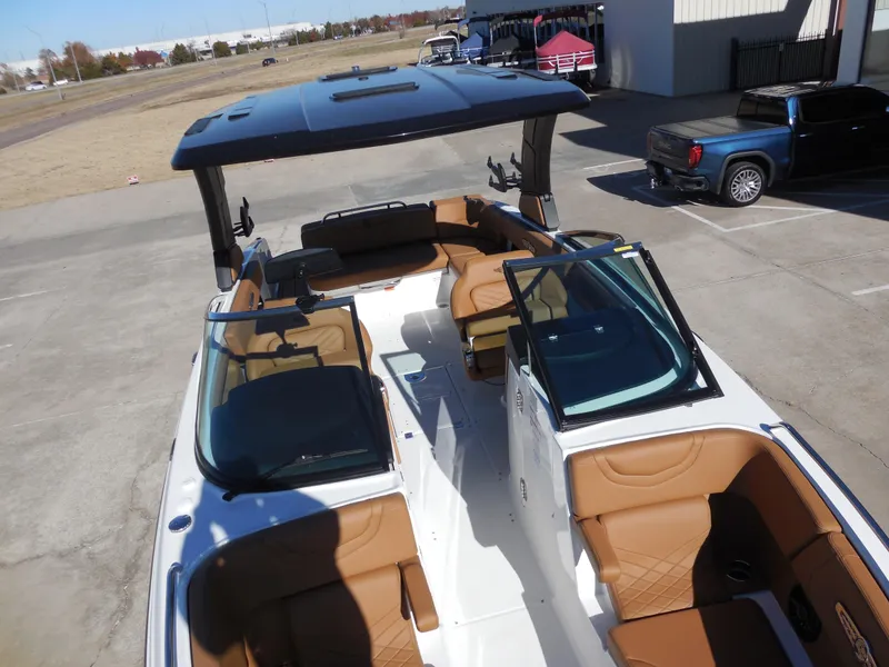 Slide: The Image of Chaparral 30 Surf 2025 - 11