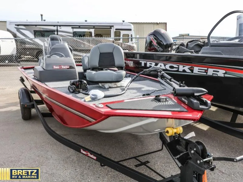 The Image of Tracker Classic XL 2026 - 0