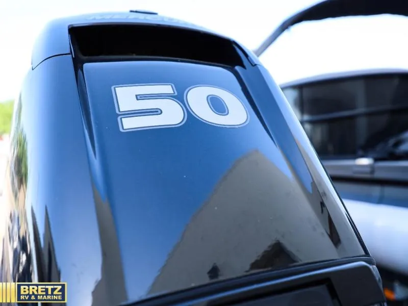 Slide: The Image of Tracker Classic Limited 2026 - 6
