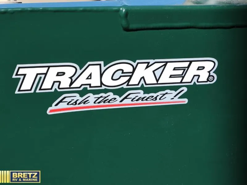 Slide: The Image of Tracker Classic Limited 2026 - 15