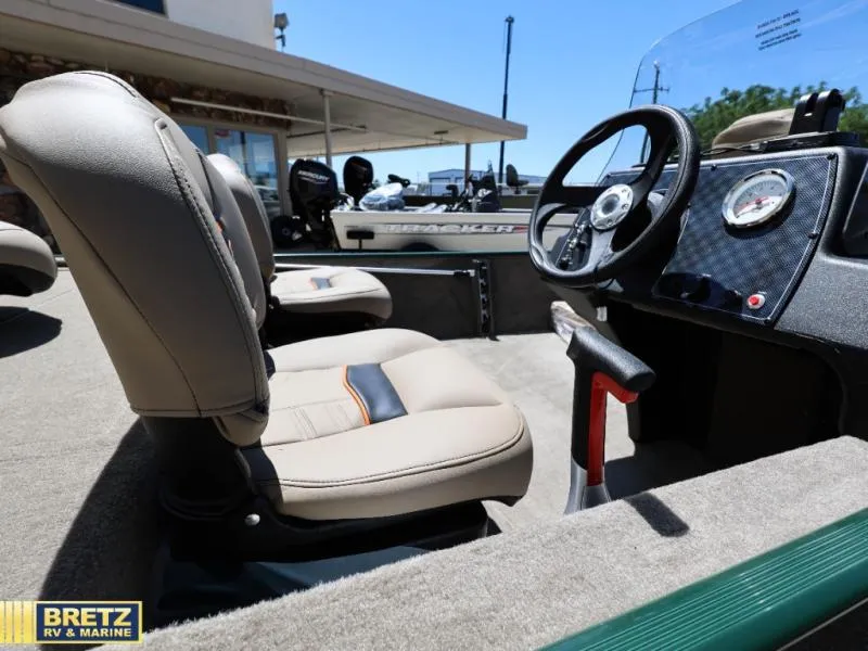 Slide: The Image of Tracker Classic Limited 2026 - 10