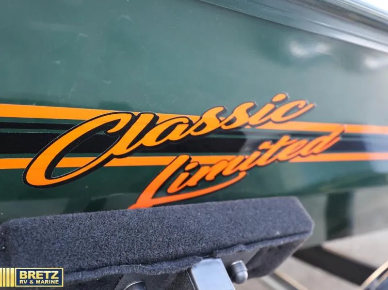 Slide: The Image of Tracker Classic Limited 2026 - 16