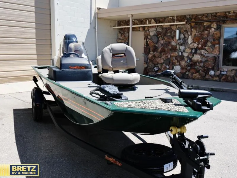 The Image of Tracker Classic Limited 2026 - 0