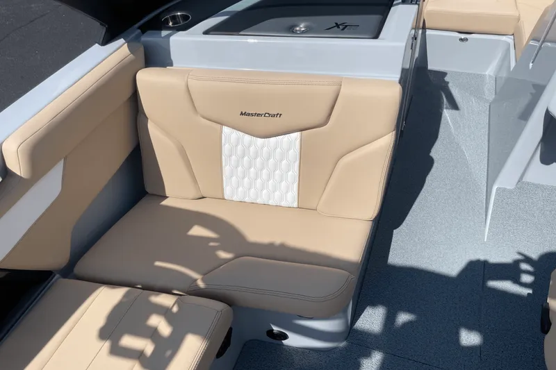 Slide: The Image of Mastercraft XT20 2024 - 11