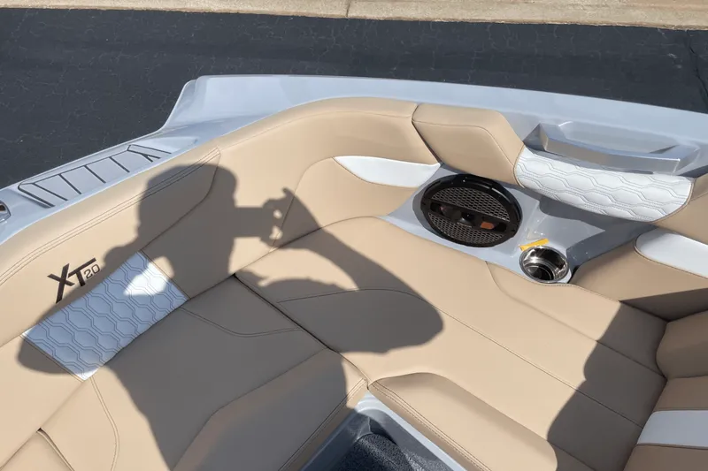 Slide: The Image of Mastercraft XT20 2024 - 3