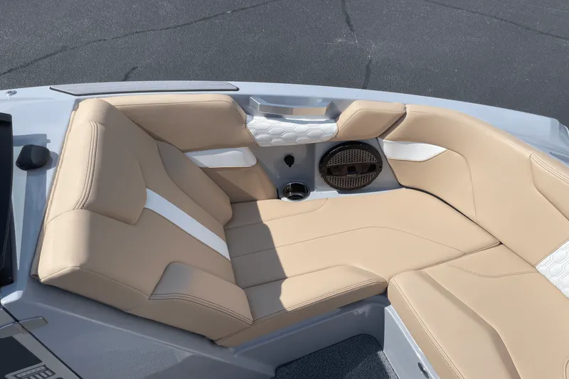 Slide: The Image of Mastercraft XT20 2024 - 4