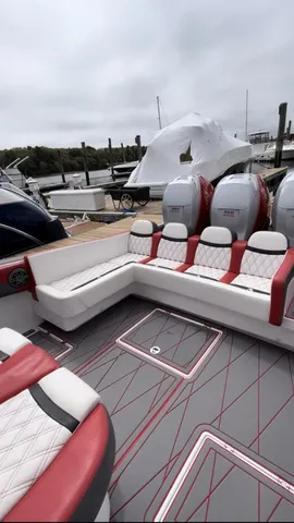 Slide: The Image of Statement 38 SUV 38' 2018 - 14
