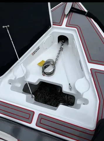 Slide: The Image of Statement 38 SUV 38' 2018 - 17