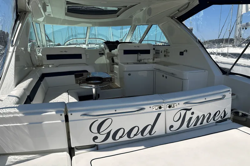 Slide: The Image of Sea Ray 450 SUNDANCER 2011 - 16