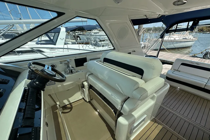 Slide: The Image of Sea Ray 450 SUNDANCER 2011 - 21