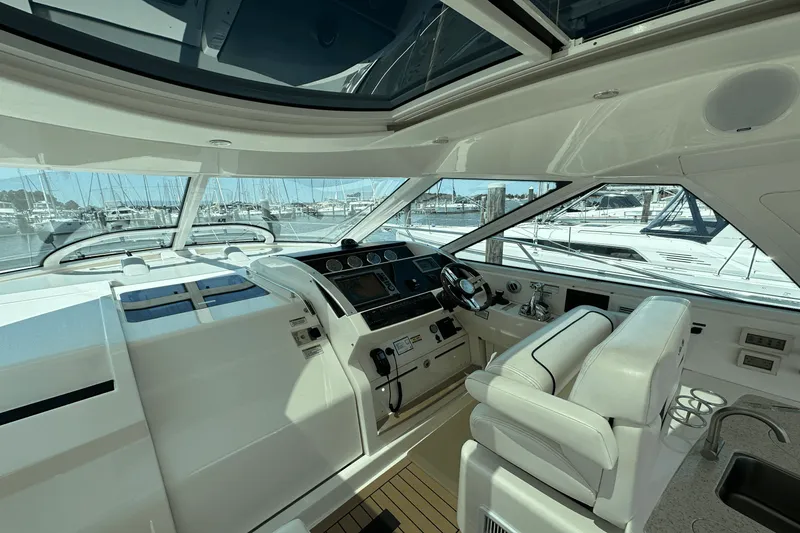 Slide: The Image of Sea Ray 450 SUNDANCER 2011 - 23