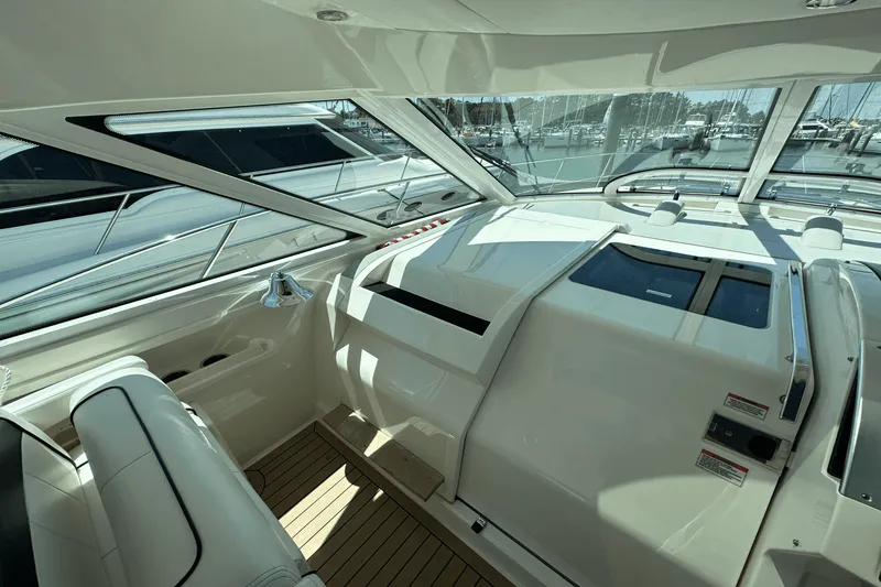 Slide: The Image of Sea Ray 450 SUNDANCER 2011 - 25