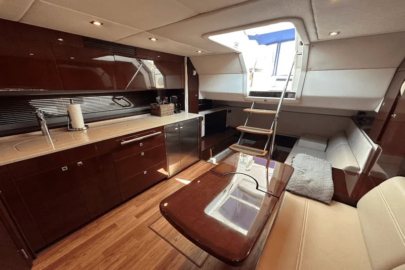 Slide: The Image of Sea Ray 450 SUNDANCER 2011 - 29