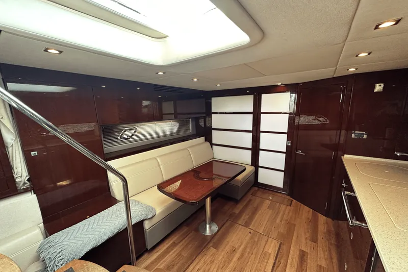Slide: The Image of Sea Ray 450 SUNDANCER 2011 - 30