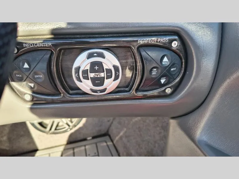 Slide: The Image of Supra 21V 2008 - 17