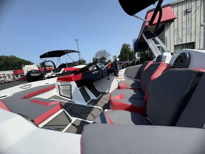 Slide: The Image of Scarab 165 LX 2025 - 10