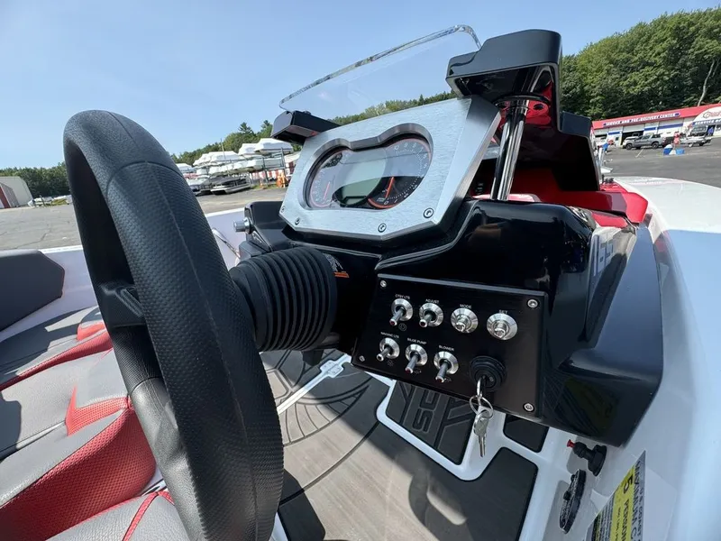 Slide: The Image of Scarab 165 LX 2025 - 12