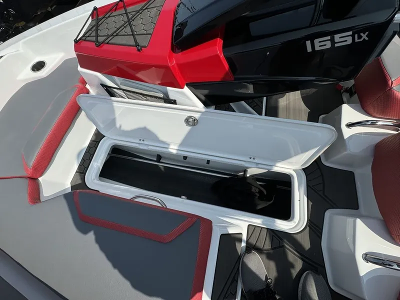 Slide: The Image of Scarab 165 LX 2025 - 15