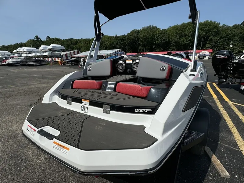 Slide: The Image of Scarab 165 LX 2025 - 5