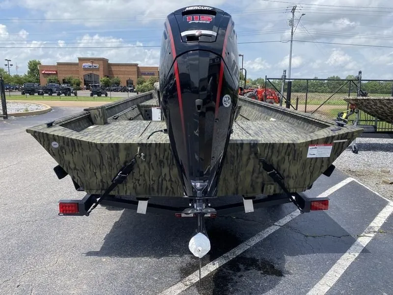 Slide: The Image of Lowe ROUGHNECK 2070 CENTER CONSOLE 2025 - 14