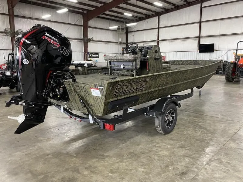 Slide: The Image of Lowe ROUGHNECK 2070 CENTER CONSOLE 2025 - 6