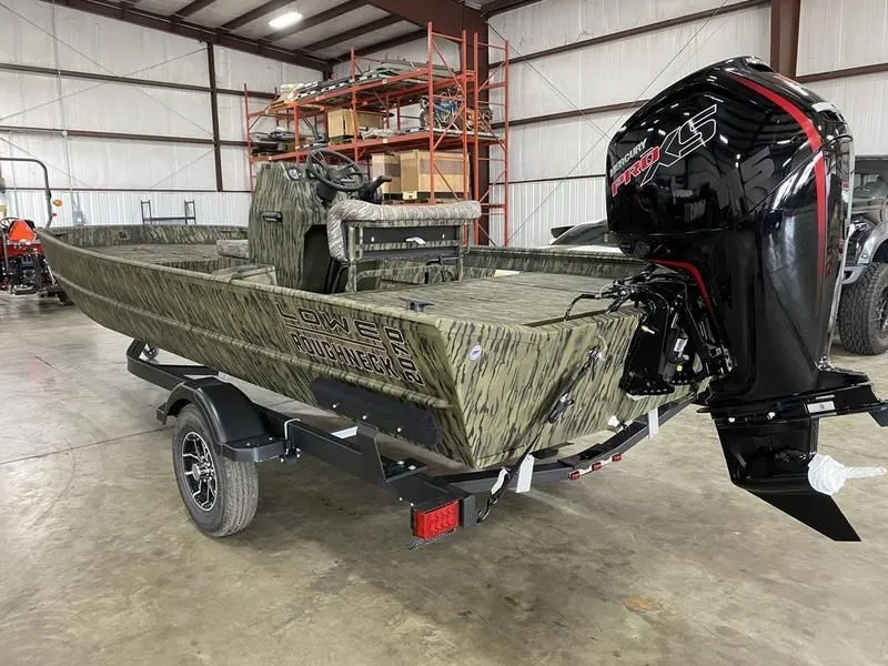 Slide: The Image of Lowe ROUGHNECK 2070 CENTER CONSOLE 2025 - 8