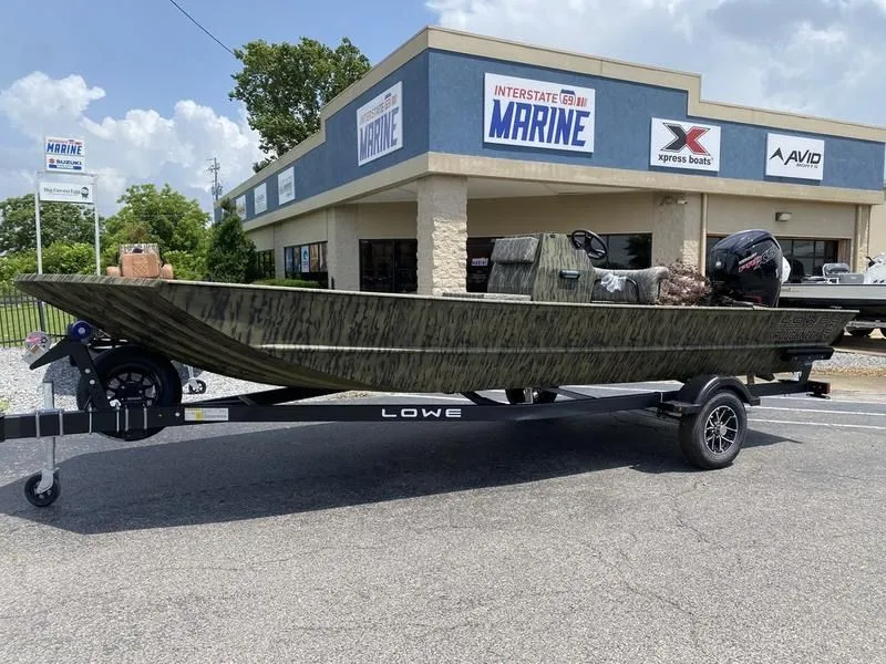 The Image of Lowe ROUGHNECK 2070 CENTER CONSOLE 2025 - 0