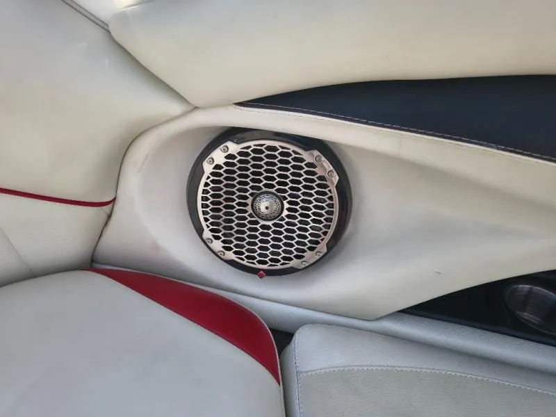 Slide: The Image of Malibu 247 LSV 2013 - 13