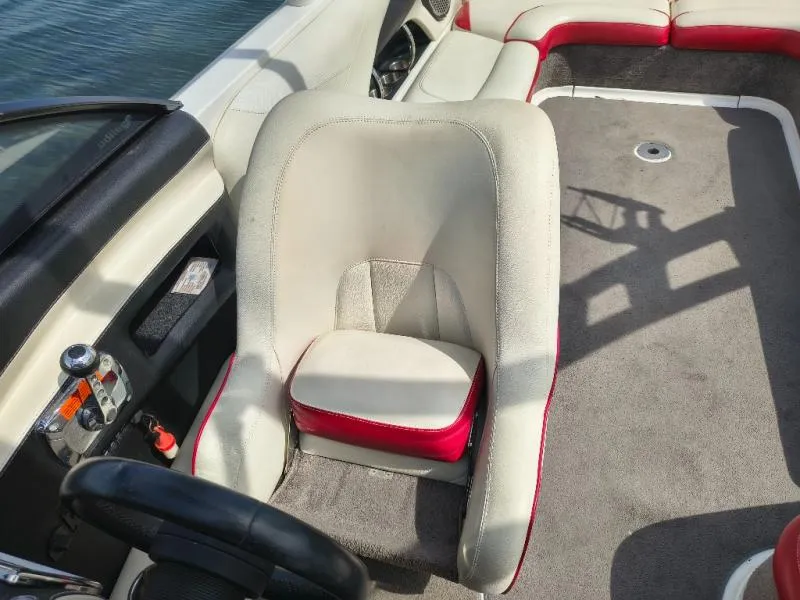 Slide: The Image of Malibu 247 LSV 2013 - 15